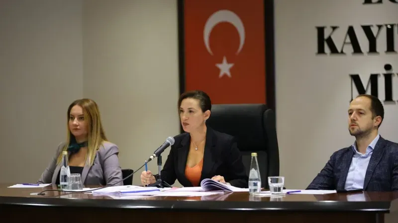 Efes Alt Kapı Otoparkı geliri belediyeden alındı; yetkililer uygulamayı eleştirdi