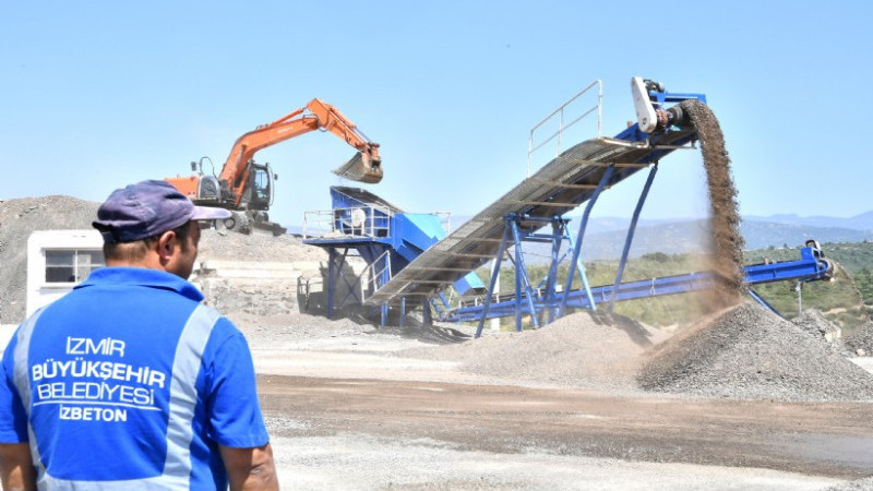 İZBETON davasında bilirkişi tartışması: Mahkeme uzmanlardan yeni rapor talep etti