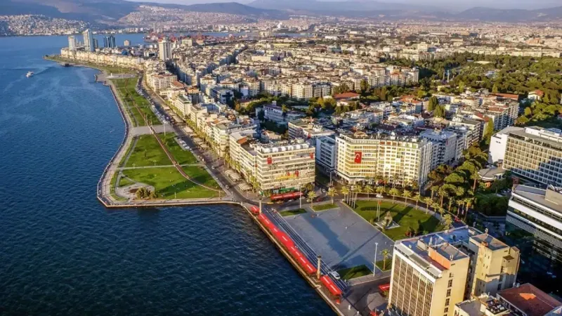 İzmir'in nüfusu 2025 yılında 4 milyon 504 nin 185'e ulaştı