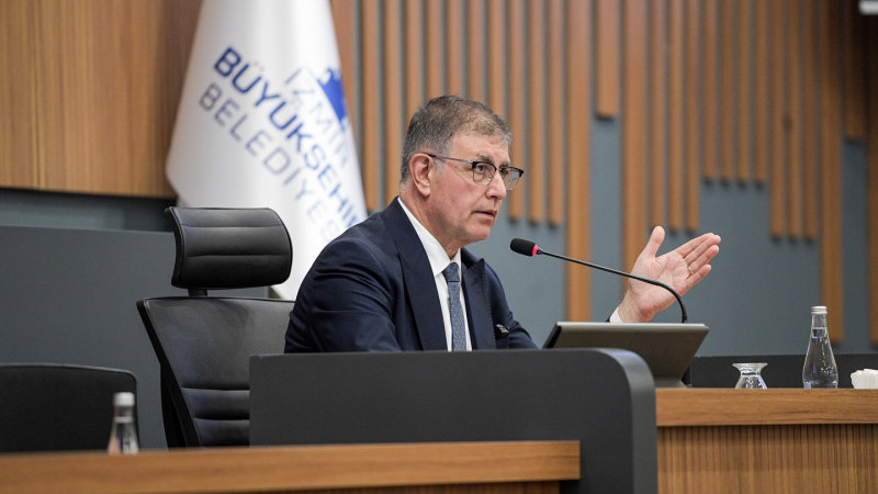 Cemil Tugay CHP'den istifa etti, görevine bağımsız devam edecek