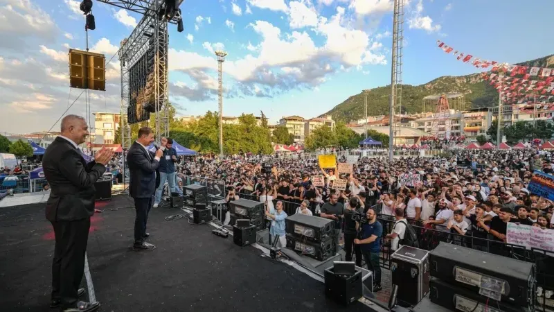 Kemalpaşa Altın Kiraz Festivali coşkuyla tamamlandı
