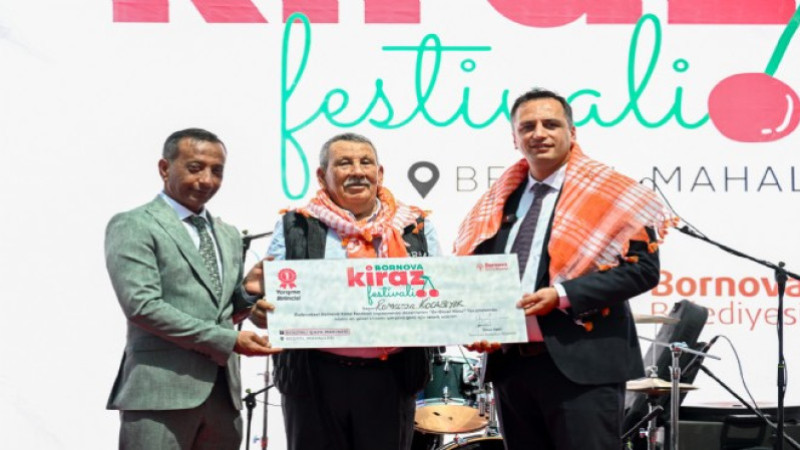 Bornova’da Kiraz Festivali Coşkusu