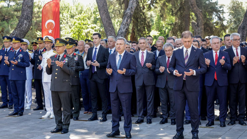 Kadifekale Hava Şehitliği'nde 15 Temmuz anması
