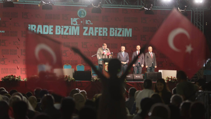AK Partili Saygılı'dan Konak Meydanı'nda birlik mesajı