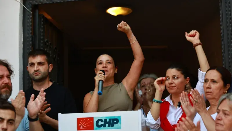 CHP Efes Selçuk'ta ilçe yönetimi ve örgütten toplu istifa