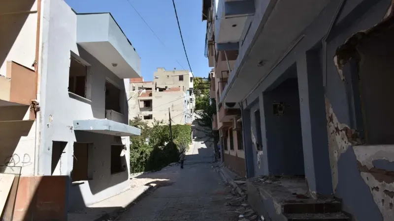 Atamer Mahallesi’nde tünel tepkisi: Evler viran, esnaf perişan! Evler boşaldı, esnafın işi durdu